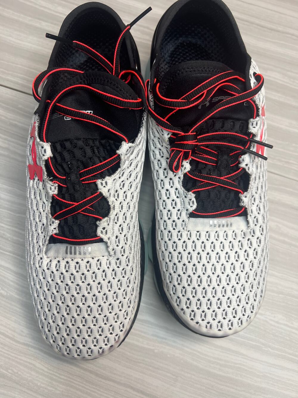 Brand new size 11 men’s Under Armour running shoe no box